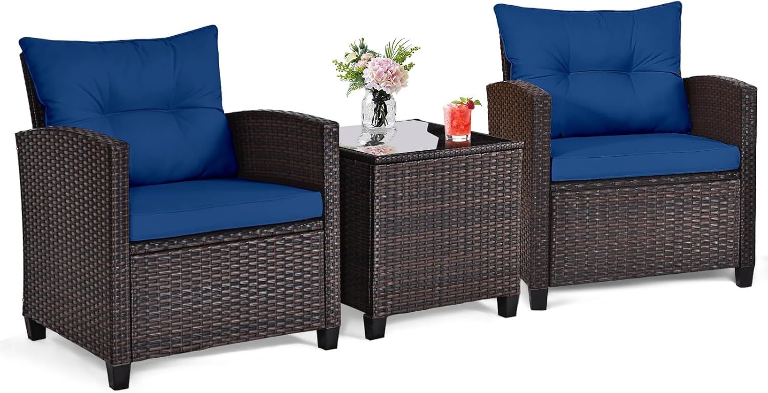 Outdoor Furniture Table - ネイビーブルーの籐製ウィッカー3ピース屋外ビストロセット、クッション付き籐製椅子とガラス製コーヒーテーブル付き、耐候性のある家具、フロントポーチ、バルコニー、庭、デッキ、プールサイドに最適