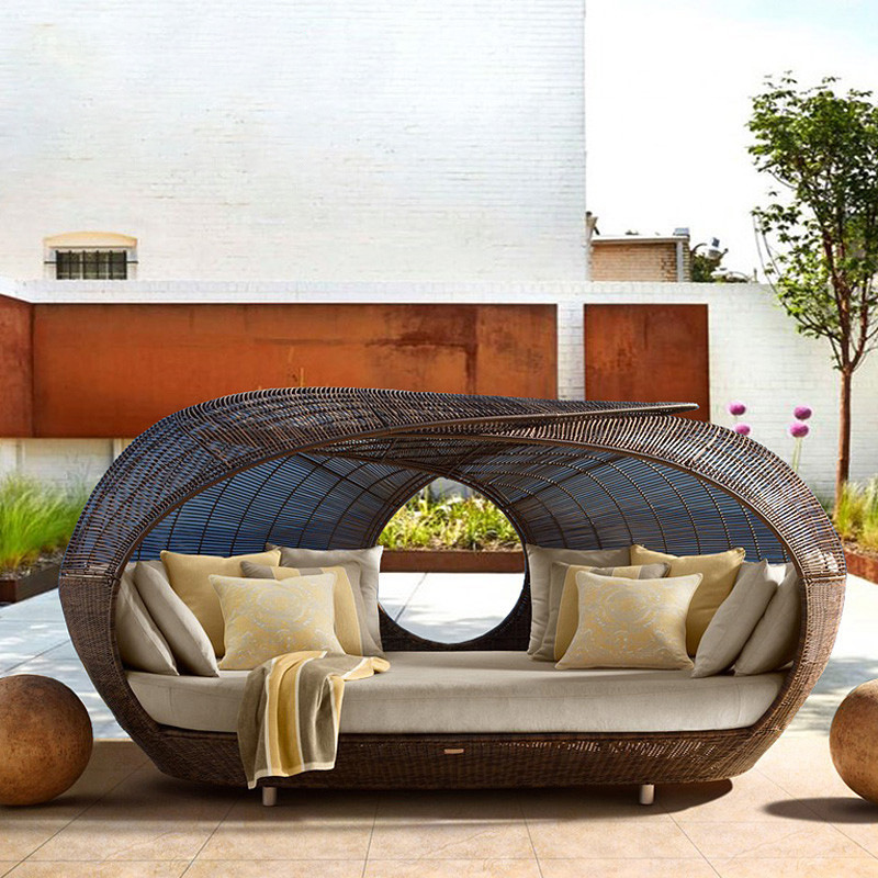 屋外用高品質ラタン製ハーフラウンドデイベッド、柔らかいクッシ - Outdoor Daybed Furniture のレビューと価格