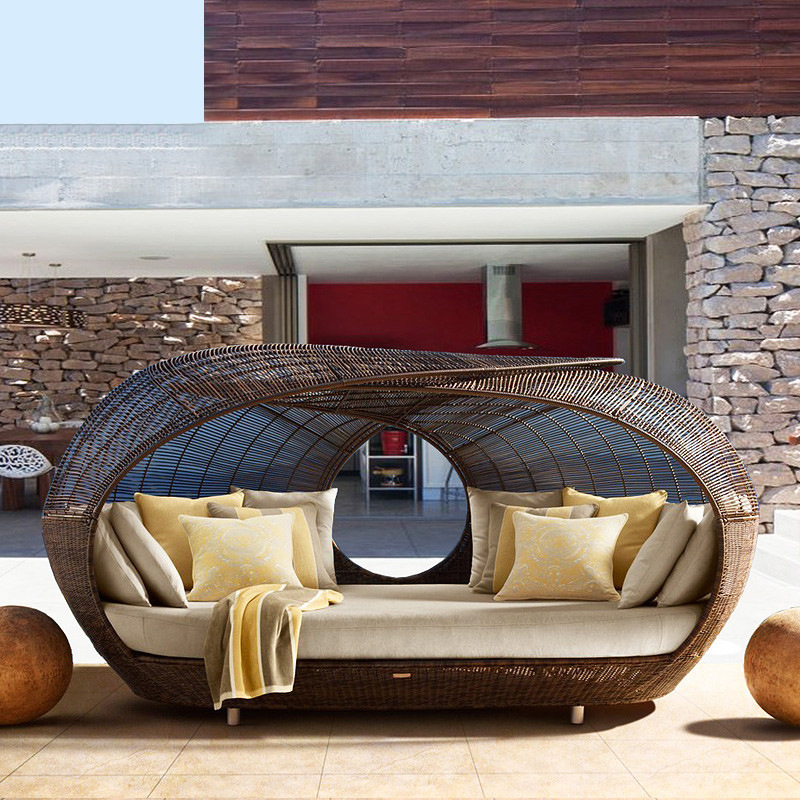 屋外用高品質ラタン製ハーフラウンドデイベッド、柔らかいクッシ - Outdoor Daybed Furniture のレビューと価格