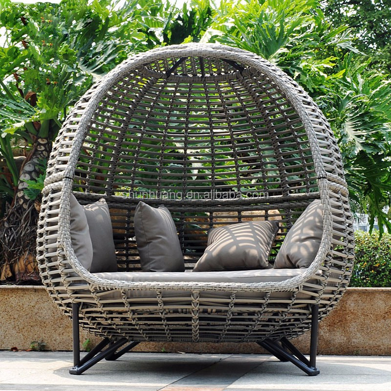 北欧風パティオキャノピーデイベッド屋外ラウンジチェアソファガ - Outdoor Daybed Furniture のレビューと価格