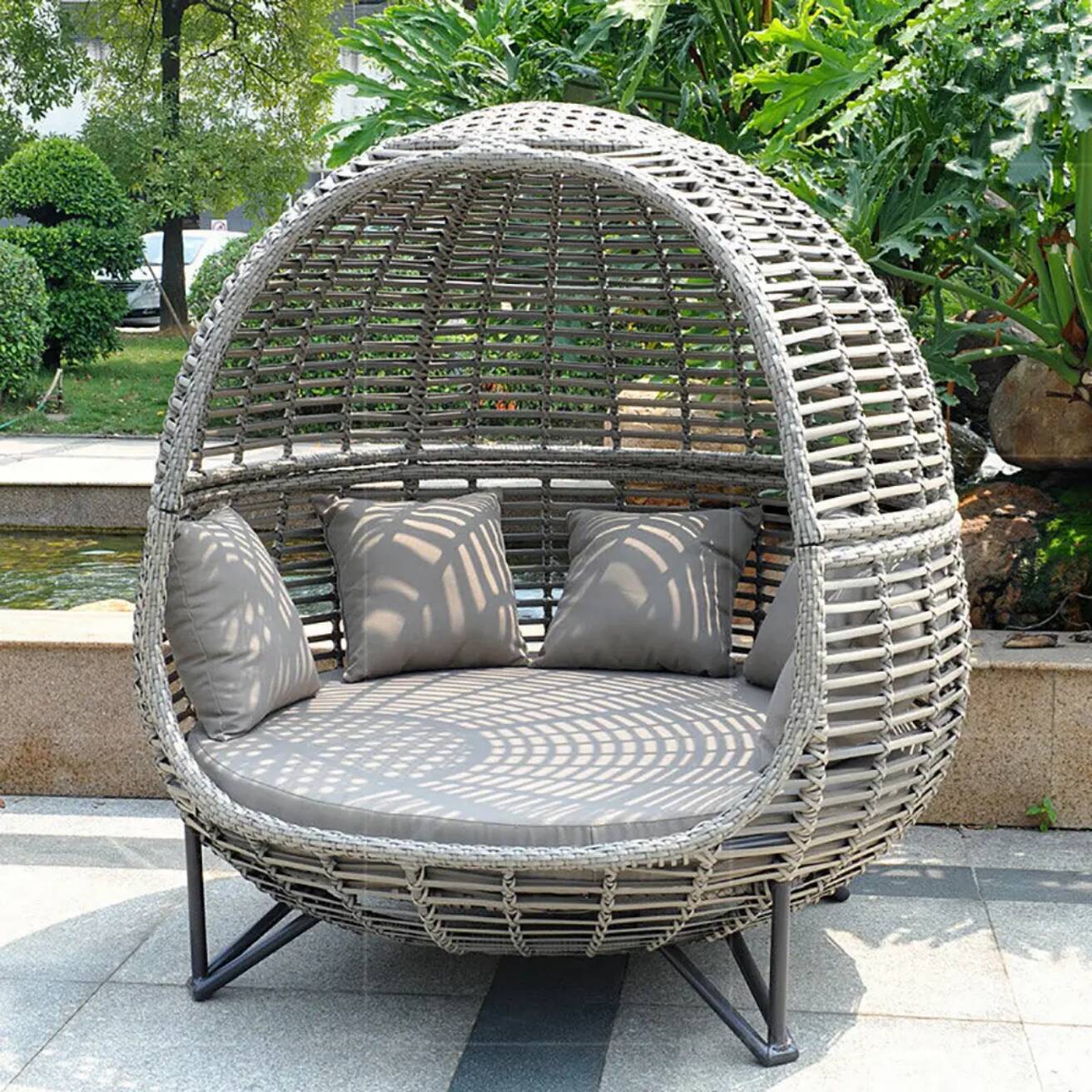 北欧風パティオキャノピーデイベッド屋外ラウンジチェアソファガ - Outdoor Daybed Furniture のレビューと価格